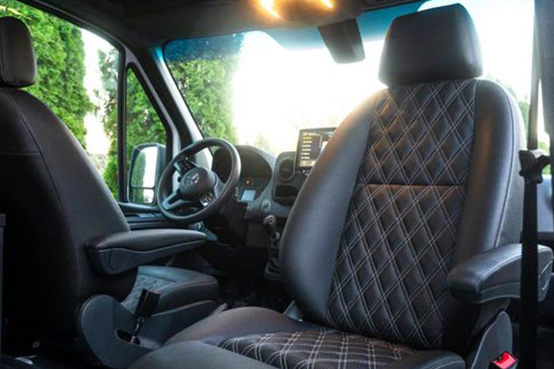 Mercedes Sprinter – Meeskonnabuss